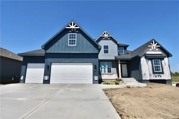 7644 N Sycamore AVE, Kansas City, MO 64158