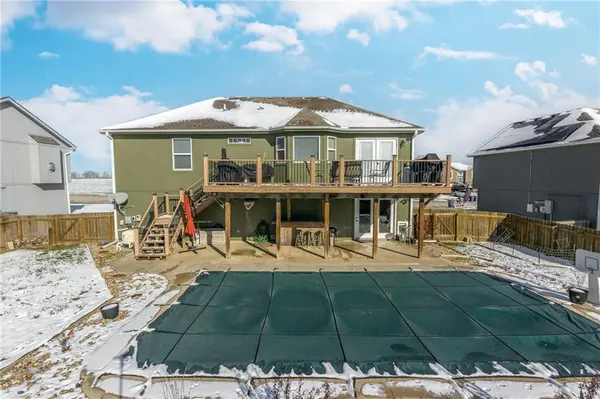 401 Lake Meadows DR, Smithville, MO 64089