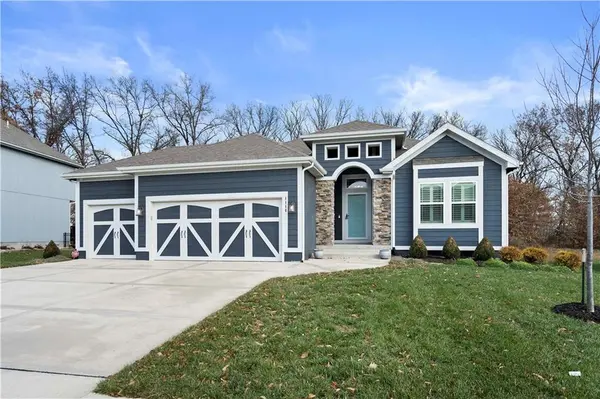 1114 E 14th ST, Kearney, MO 64060