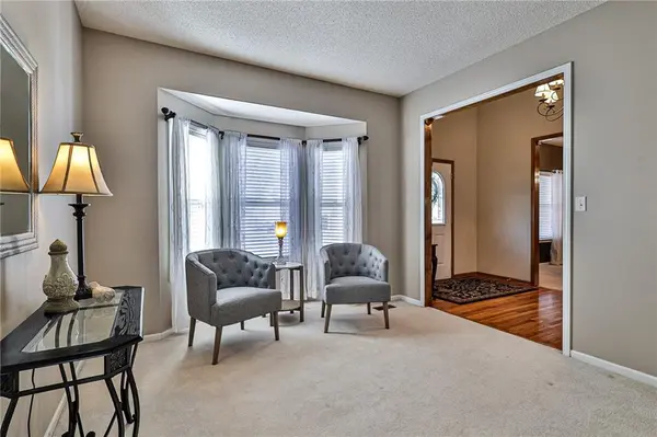 3904 SW 22nd ST Blue Springs, MO 64015