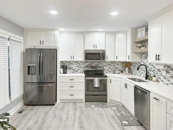 812 Apple Blossom ST, Excelsior Springs, MO 64024