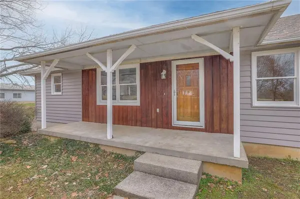 7603 E 233rd ST, Peculiar, MO 64078