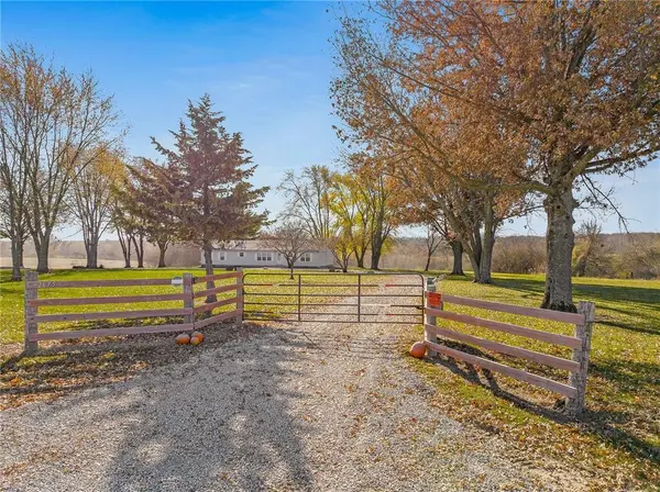 2675 W 215th ST, Bucyrus, KS 66013