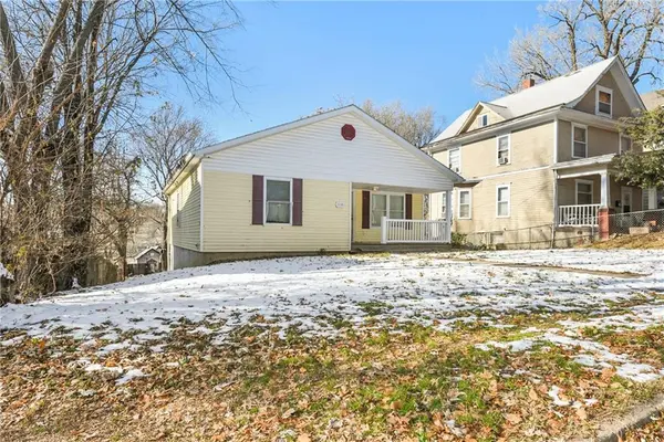 318 S 20th ST, St Joseph, MO 64501