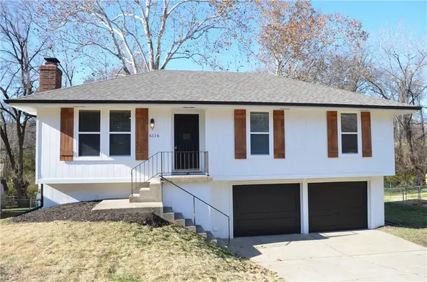 6116 N Broadway ST, Gladstone, MO 64118