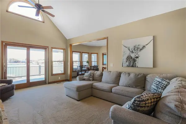 1208 Long Creek CT, Baldwin City, KS 66006