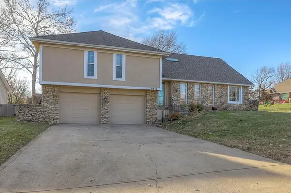 6510 Cottonwood DR, Shawnee, KS 66216