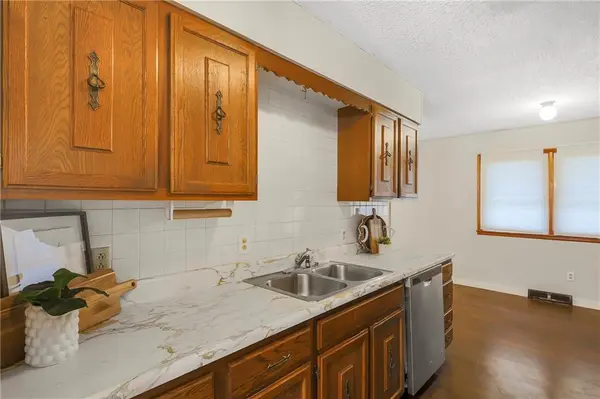 218 N Elm ST, Wellsville, KS 66092