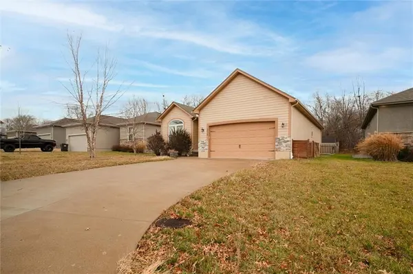 214 NE Kim CT, Grain Valley, MO 64029