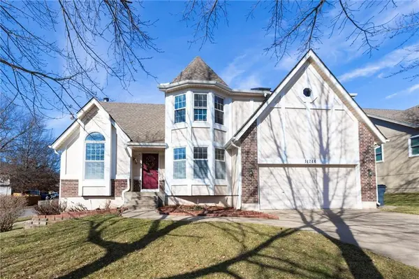 14246 W 124th TER, Olathe, KS 66062