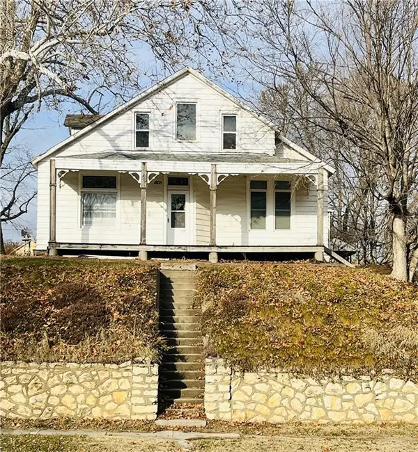 1805 Howard ST, St Joseph, MO 64501