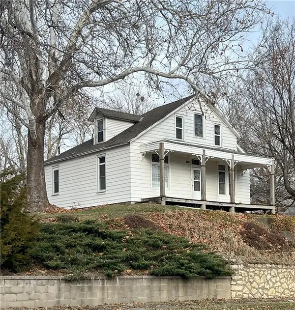1805 Howard ST, St Joseph, MO 64501