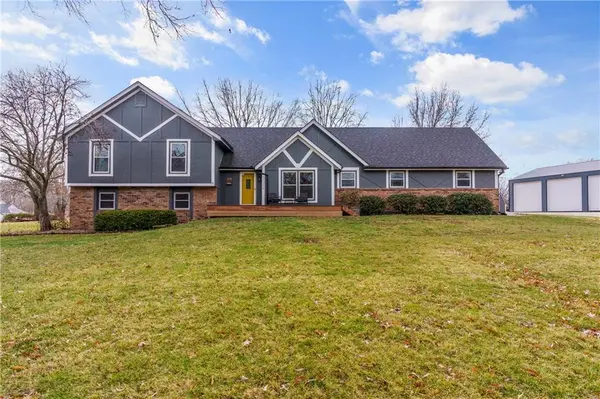 3328 Tonya ST, Grain Valley, MO 64029