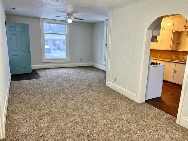304 E Forest ST, Harrisonville, MO 64701