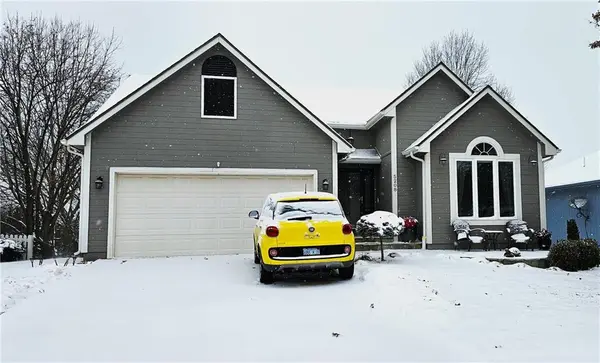 5208 Rosehill RD, Shawnee, KS 66216
