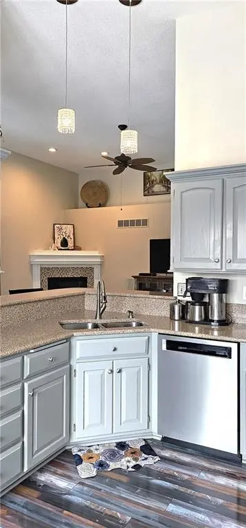 5208 Rosehill RD, Shawnee, KS 66216