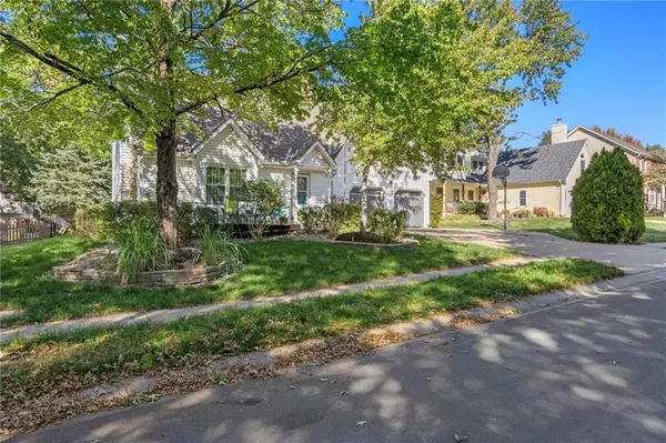 15804 W 150th ST, Olathe, KS 66062
