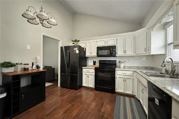 2547 S Trail Ridge DR, Independence, MO 64055