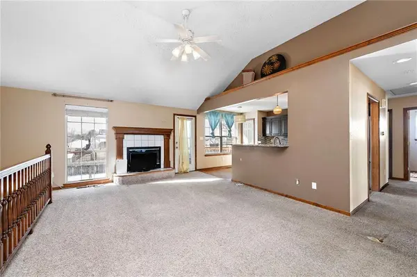 1529 NW 50th ST, Blue Springs, MO 64015