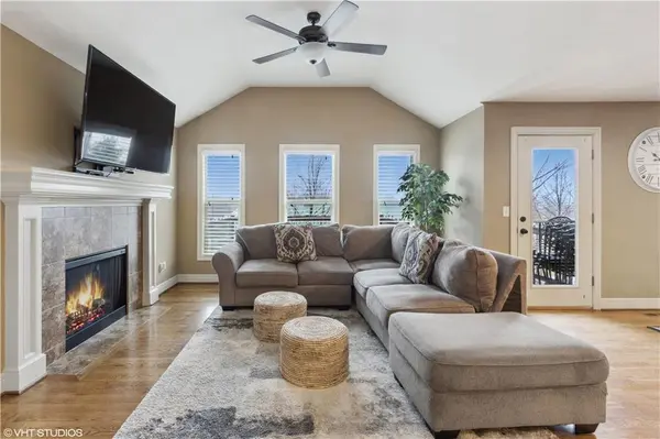5007 141st TER, Basehor, KS 66007