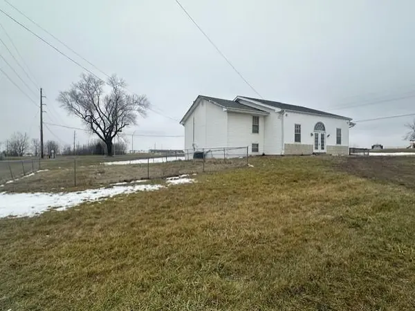 202 Lovers LN, Cameron, MO 64429