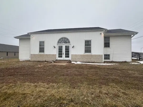 202 Lovers LN, Cameron, MO 64429