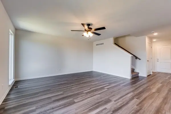 823 Shane CT, Belton, MO 64012