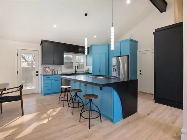 3507 W 79 ST Prairie Village, KS 66208