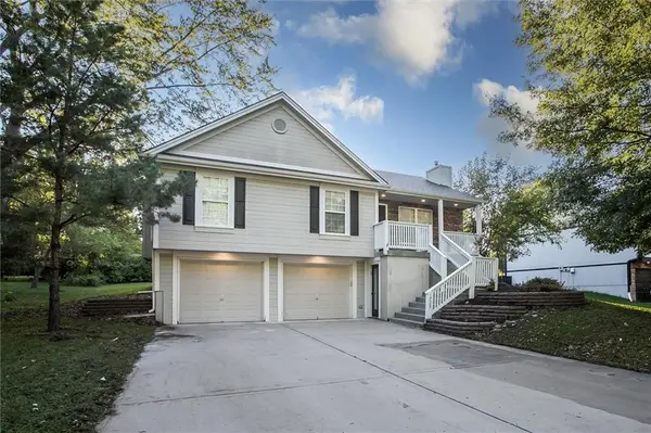 1725 Bluebell ST, Liberty, MO 64068