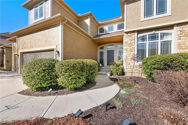 11544 W 146th TER, Olathe, KS 66062