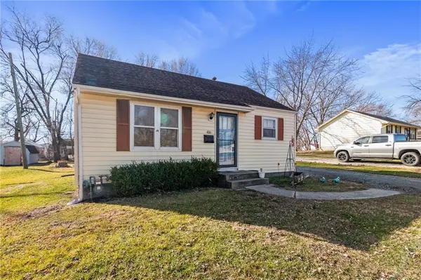 416 E 2nd ST, Cameron, MO 64429