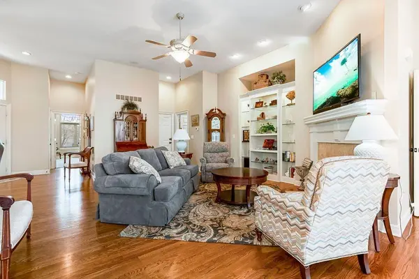 14210 W 117th ST, Olathe, KS 66062