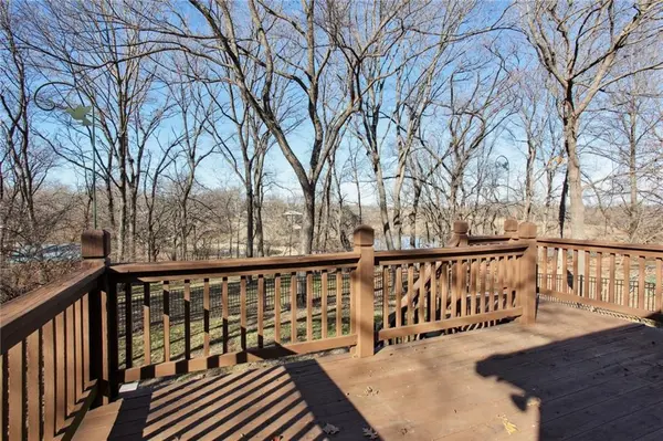 5924 N Liston CT, Kansas City, MO 64151