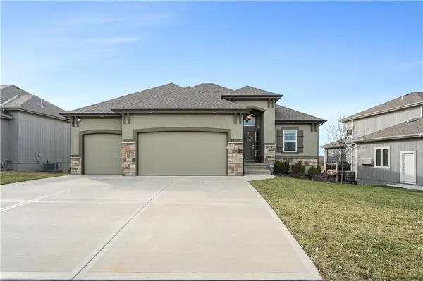 25557 W 144th CT, Olathe, KS 66061