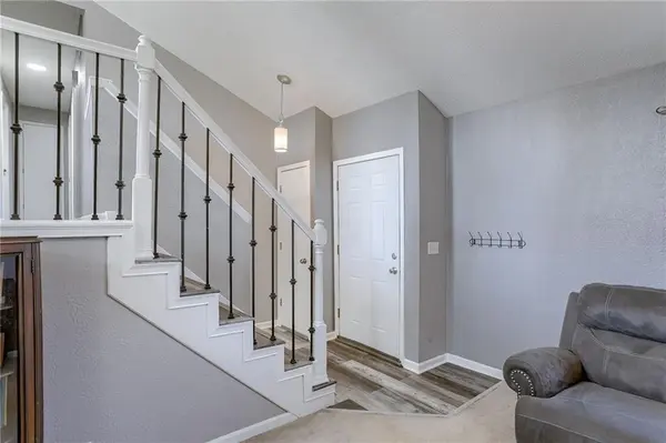 1601 Cookingham DR, Kansas City, MO 64155