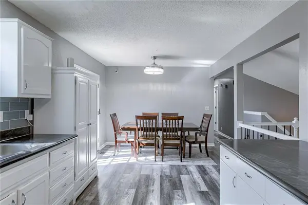 1601 Cookingham DR, Kansas City, MO 64155