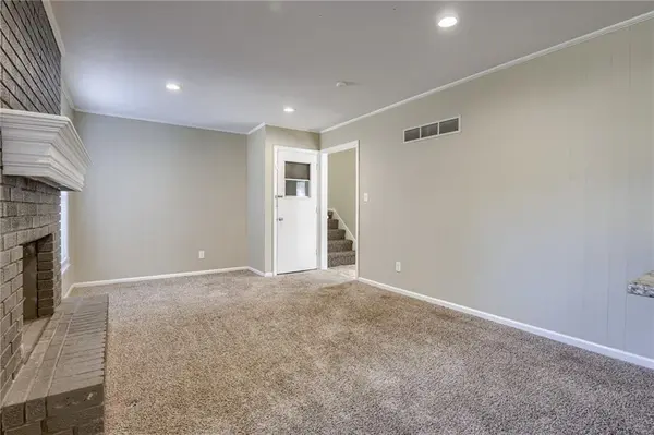 7620 E 100th ST, Kansas City, MO 64134