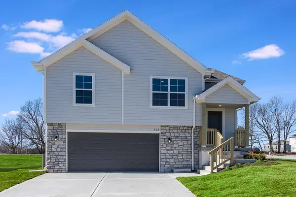 822 Shane CT, Belton, MO 64012