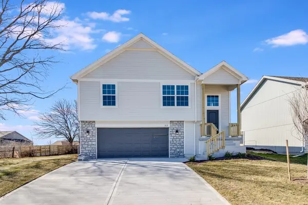 812 Shane LN, Belton, MO 64012
