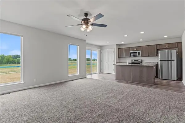725 Shane LN, Belton, MO 64012