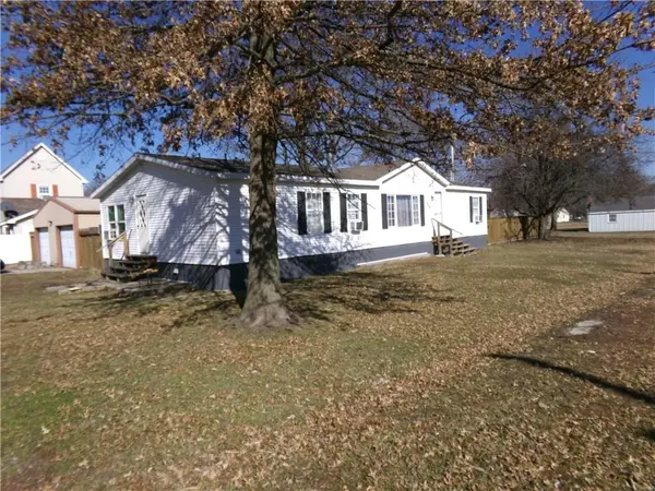 114 W Tuck ST, Houstonia, MO 65333