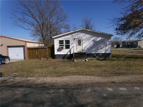 114 W Tuck ST, Houstonia, MO 65333