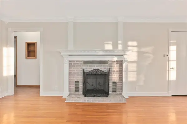 2405 E Mechanic ST, Harrisonville, MO 64701