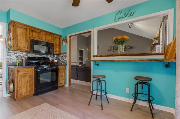 11404 W 77th ST, Shawnee, KS 66214
