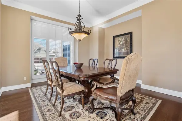 14713 Sherwood ST, Leawood, KS 66224