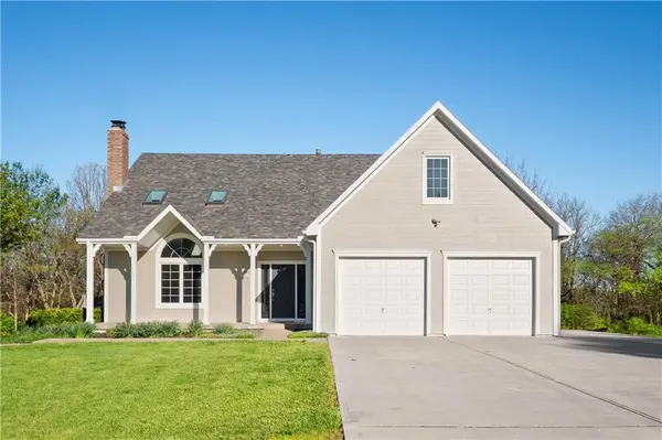 11210 Easley DR, Lee's Summit, MO 64086