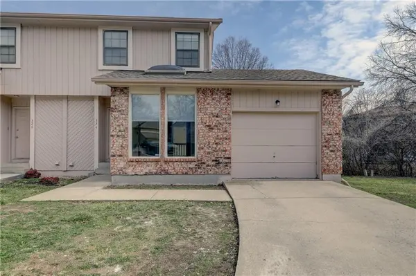 309-324 NE Cedar CT,  Blue Springs,  MO 64014