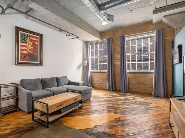 2029 Wyandotte ST #211, Kansas City, MO 64108