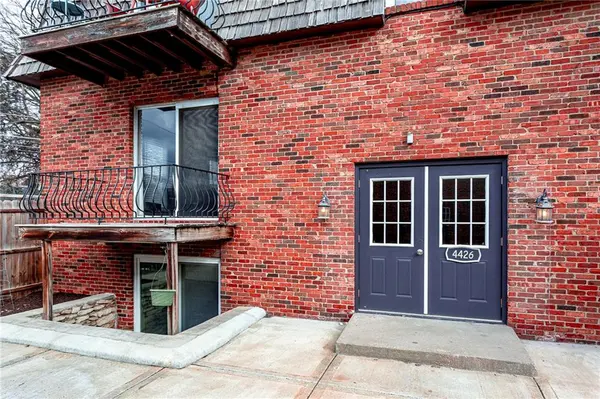 4426 Jarboe ST #4, Kansas City, MO 64111