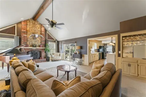 15211 Long ST, Overland Park, KS 66221